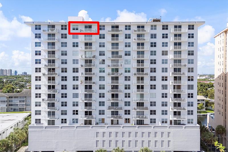 Image 16 of 18 For 427 Golden Isles Dr  16h