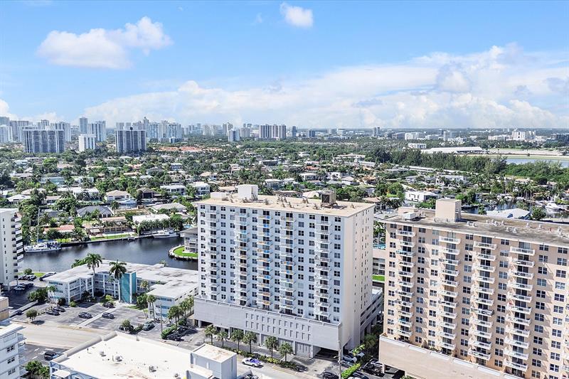 Image 18 of 18 For 427 Golden Isles Dr  16h