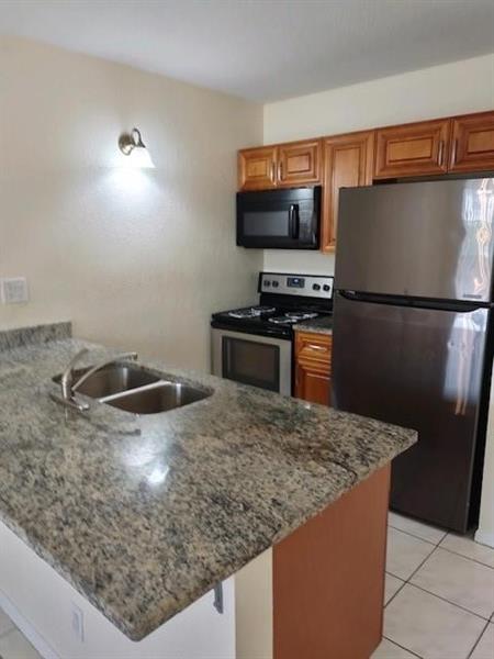 Image 3 of 10 For 2501 Riverside Dr  116