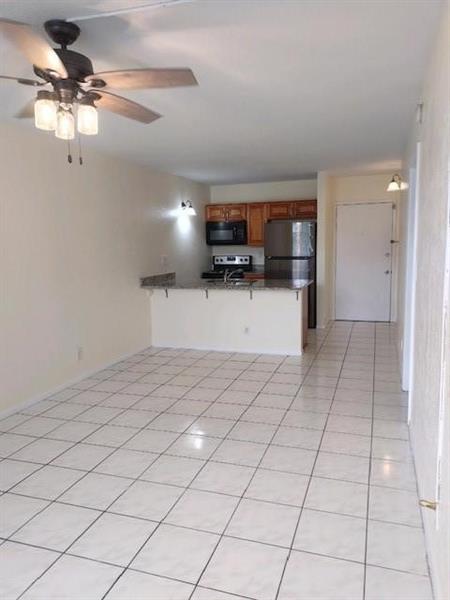 Image 5 of 10 For 2501 Riverside Dr  116