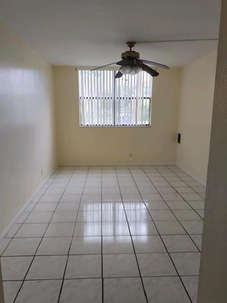 Image 6 of 10 For 2501 Riverside Dr  116