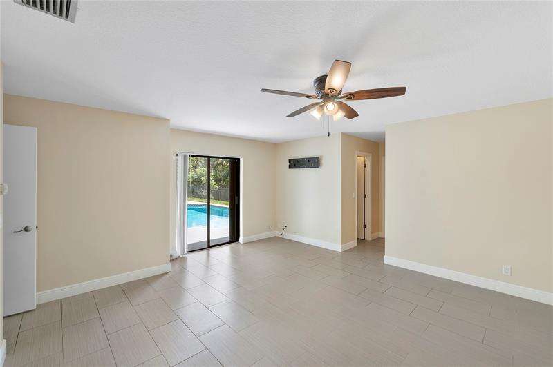 Image 14 of 15 For 11362 3rd Pl
