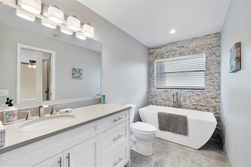 Image 8 of 15 For 11362 3rd Pl
