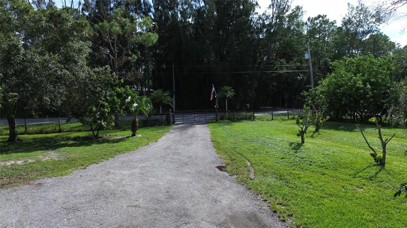 Image 13 of 46 For 9795 Whippoorwill Trl