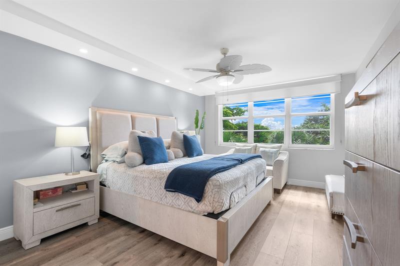 Image 12 of 33 For 806 Cypress Grove Ln  403