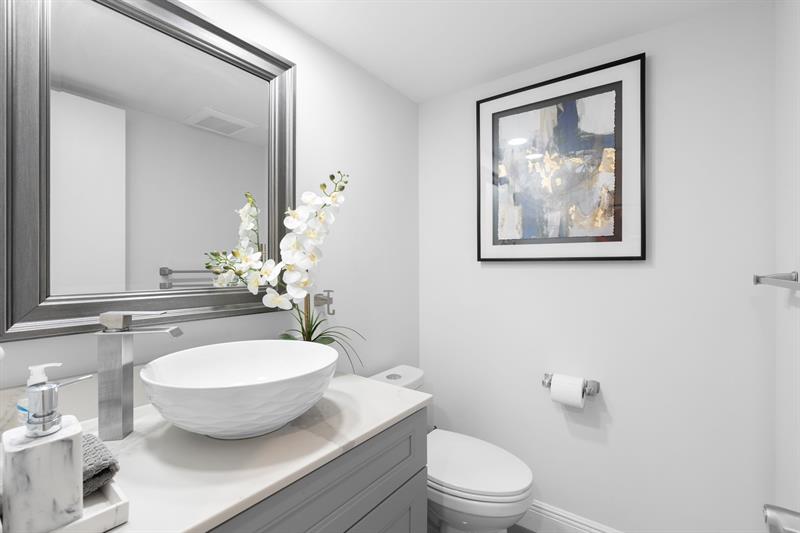 Image 15 of 33 For 806 Cypress Grove Ln  403