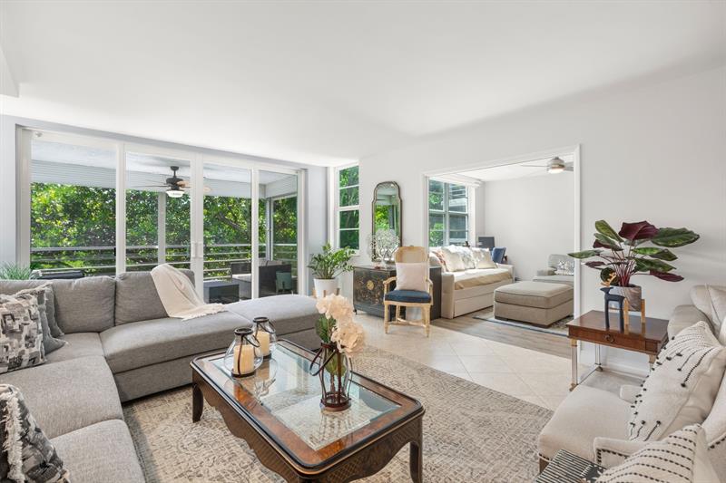 Image 21 of 33 For 806 Cypress Grove Ln  403