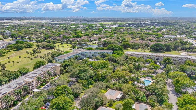 Image 29 of 33 For 806 Cypress Grove Ln  403