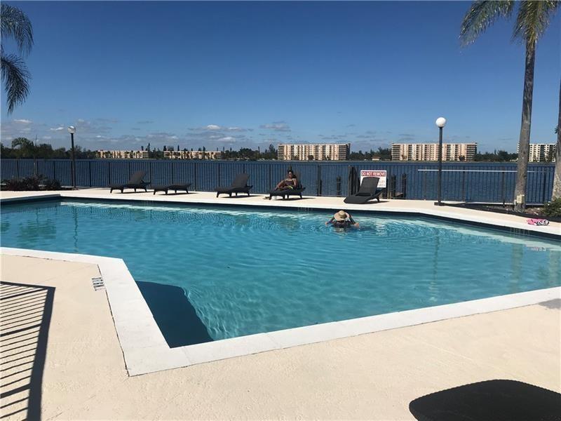 Image 35 of 61 For 112 Lake Emerald  206