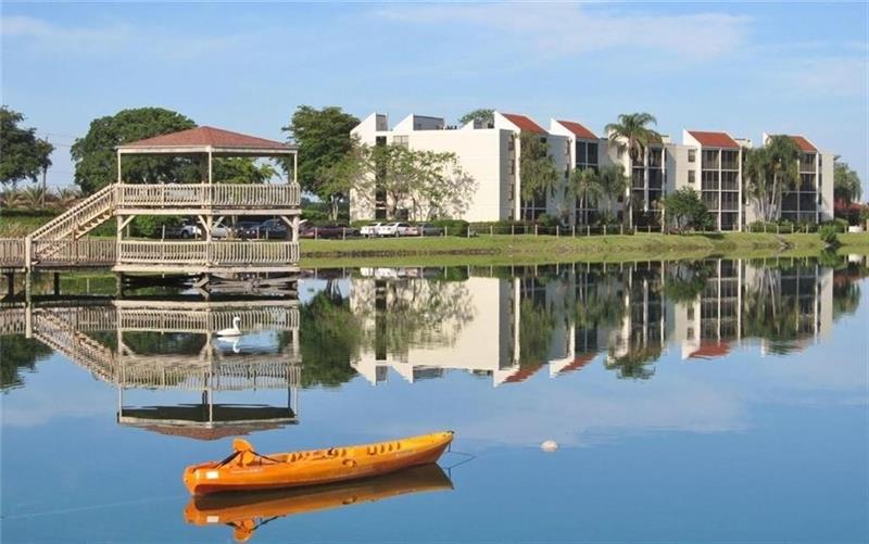 Image 39 of 61 For 112 Lake Emerald  206