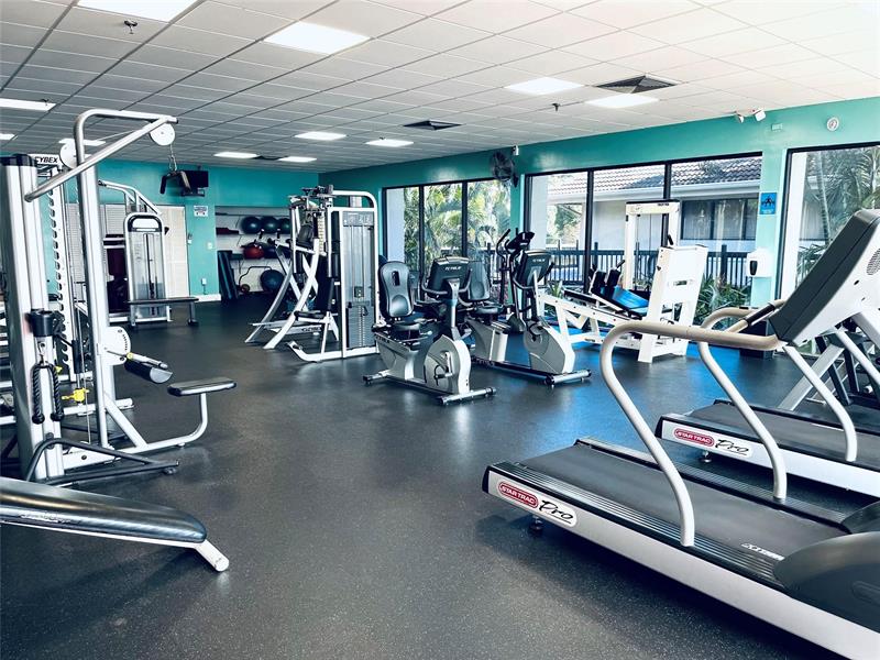 Image 44 of 61 For 112 Lake Emerald  206