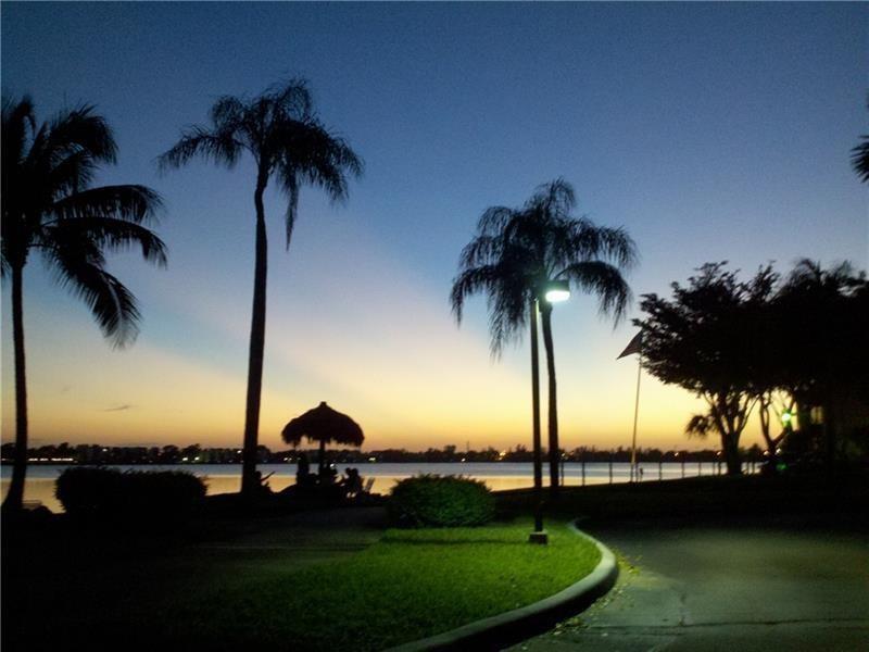 Image 47 of 61 For 112 Lake Emerald  206