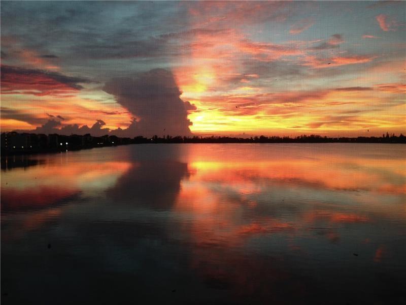 Image 49 of 61 For 112 Lake Emerald  206