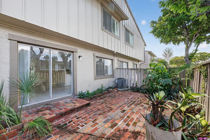 Image 3 of 25 For 2218 58th Ave  27a