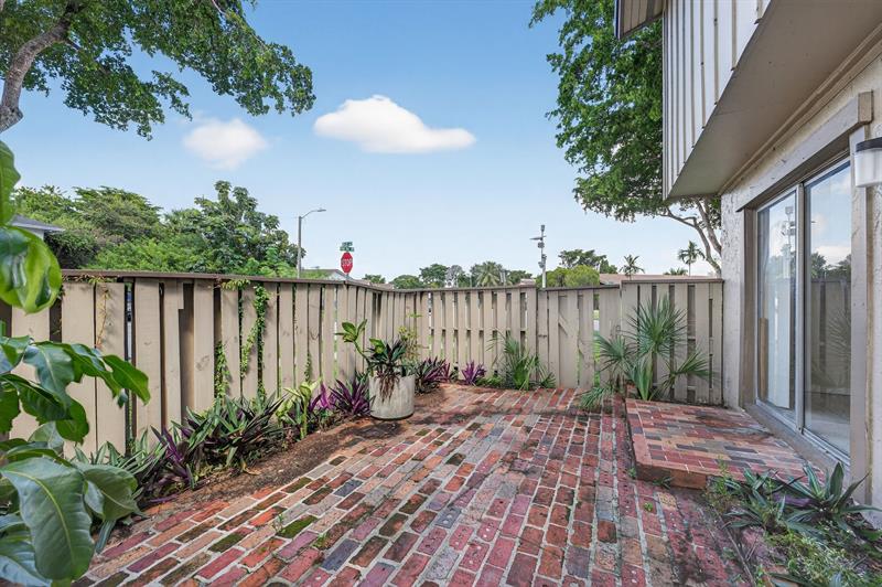 Image 4 of 25 For 2218 58th Ave  27a