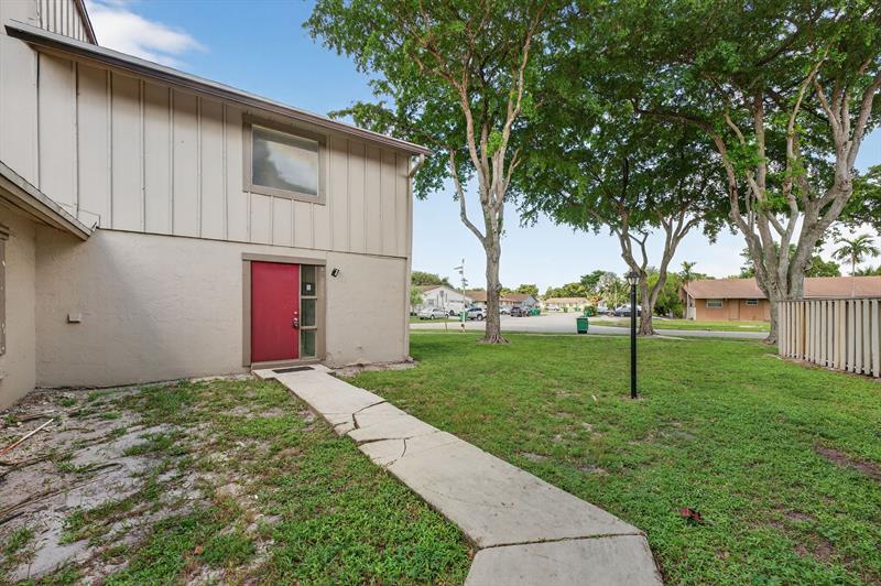 Image 6 of 25 For 2218 58th Ave  27a