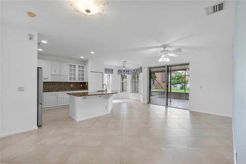 Image 18 of 47 For 6911 Sea Daisy Dr