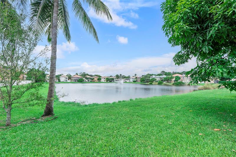 Image 9 of 47 For 6911 Sea Daisy Dr