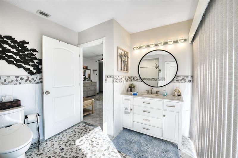 Image 40 of 58 For 208 30th St  