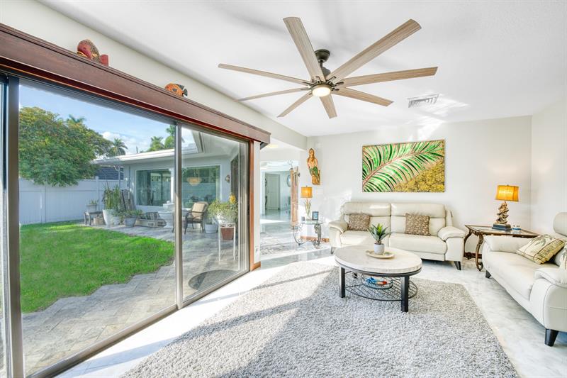 Image 42 of 58 For 208 30th St  