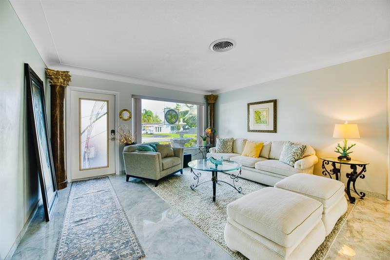Image 7 of 58 For 208 30th St  