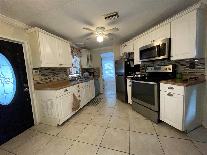 Image 7 of 12 For 10550 State Road 84  96