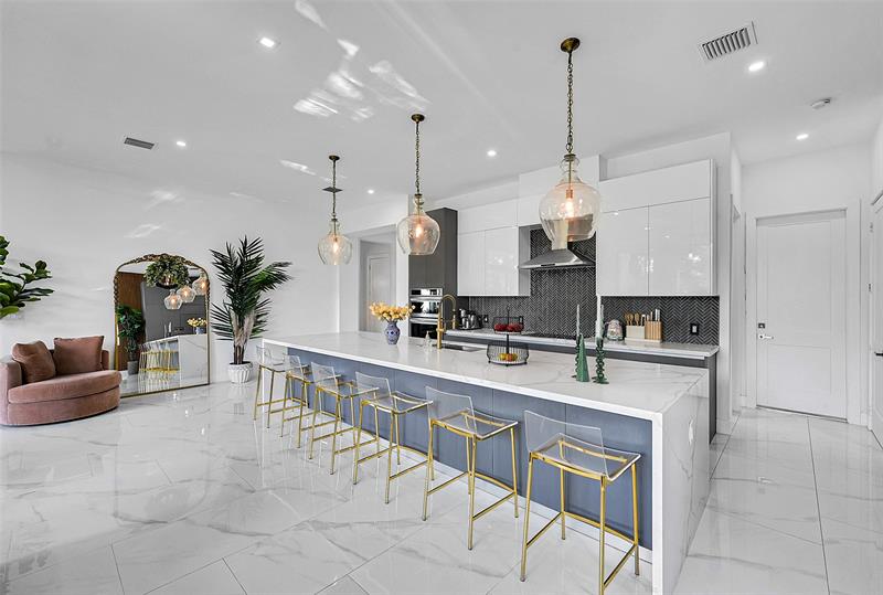 Image 7 of 47 For 12300 Rhino Oaks Drive