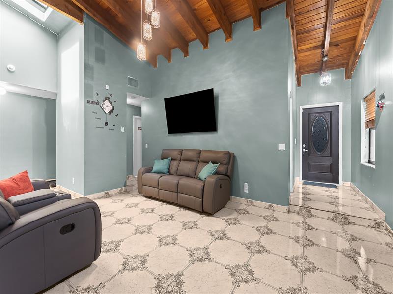 Image 7 of 18 For 6314 29th Ct