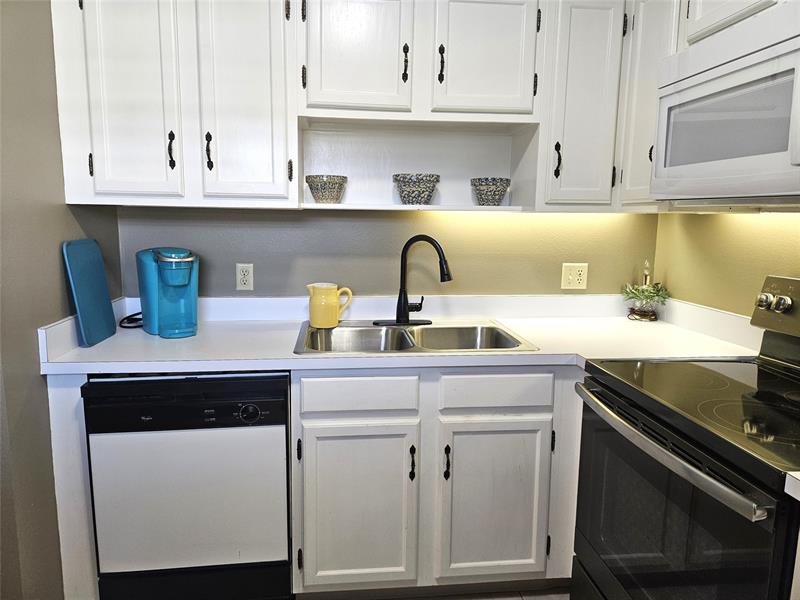 Image 11 of 36 For 15 Vista Gardens Trl  206