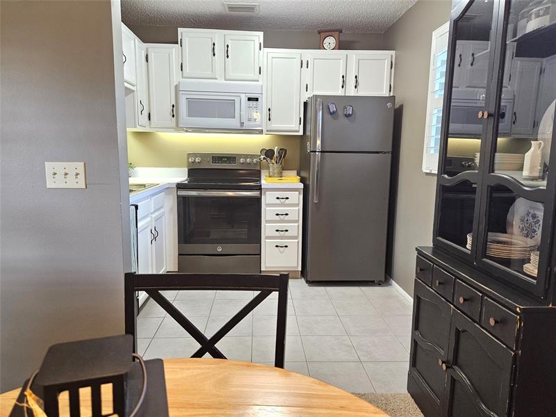 Image 8 of 36 For 15 Vista Gardens Trl  206