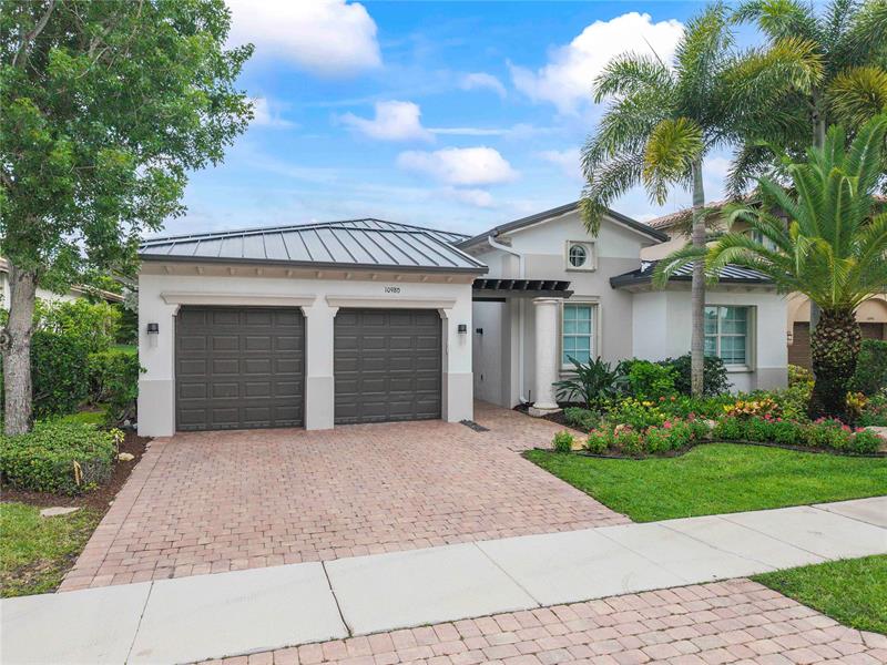 Image 26 of 97 For 10980 78th Pl