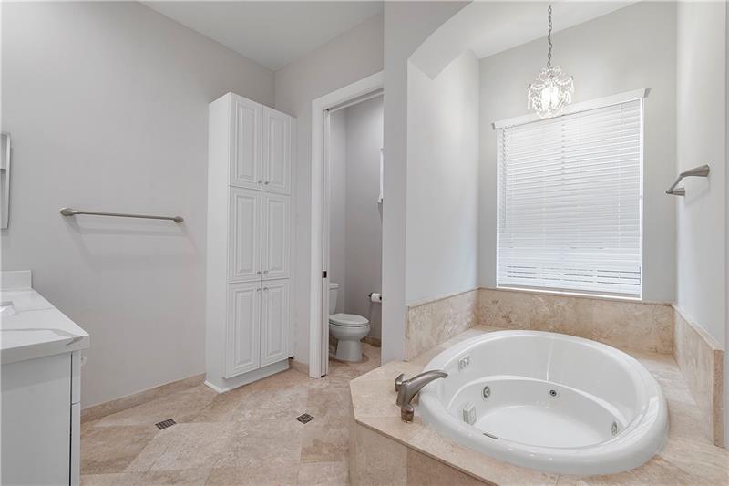 Image 36 of 97 For 10980 78th Pl