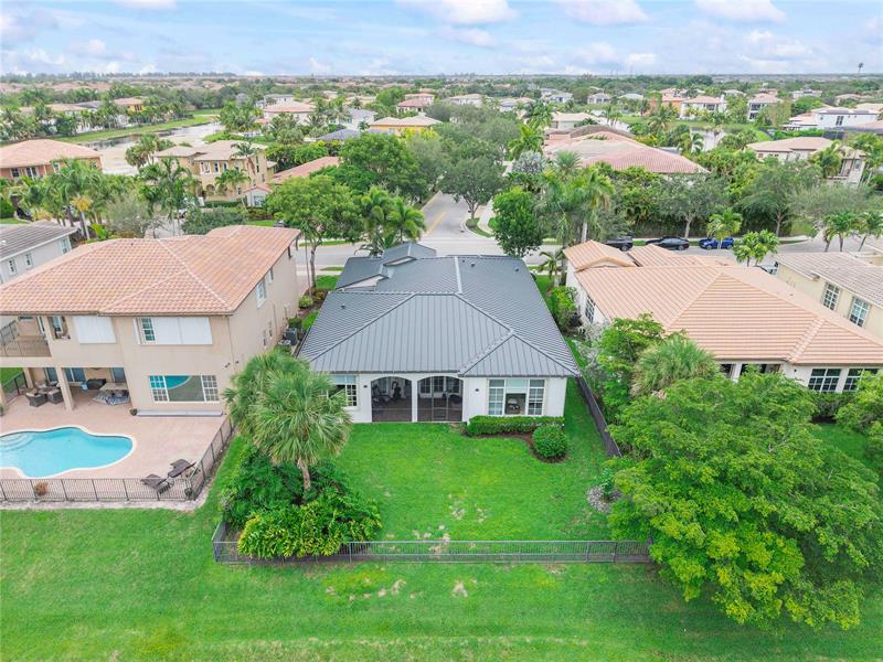 Image 57 of 97 For 10980 78th Pl