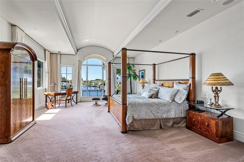 Image 37 of 56 For 3111 27th Ave