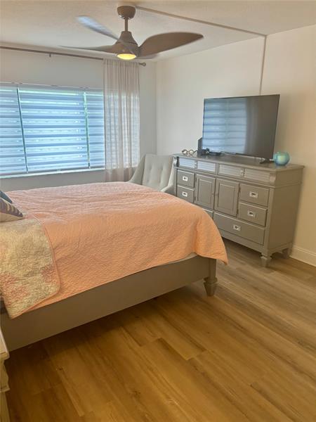 Image 9 of 28 For 10980 Ocean Dr  114