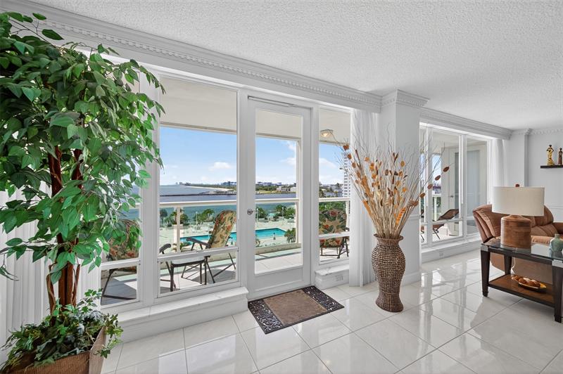 Image 17 of 59 For 2100 Ocean Ln  508