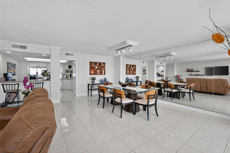 Image 21 of 59 For 2100 Ocean Ln  508