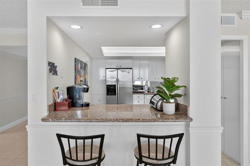 Image 23 of 59 For 2100 Ocean Ln  508