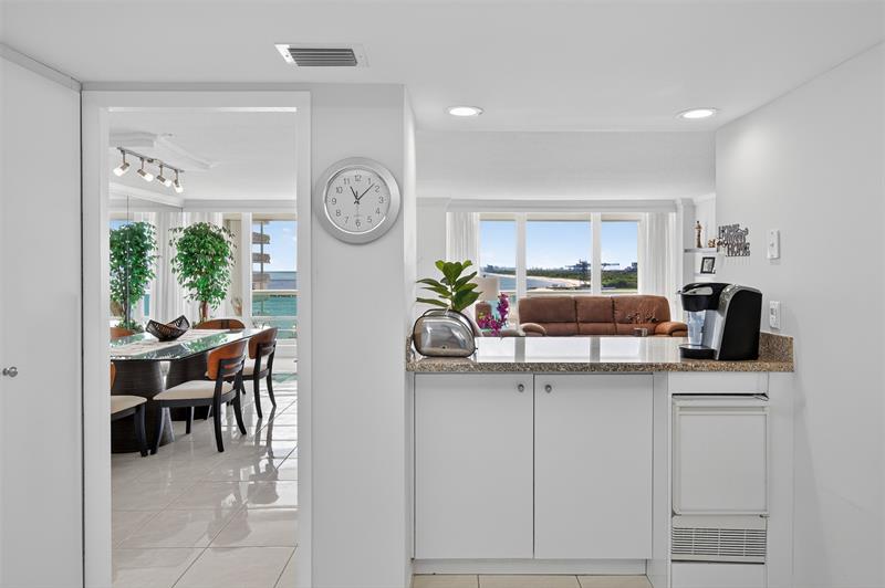 Image 24 of 59 For 2100 Ocean Ln  508