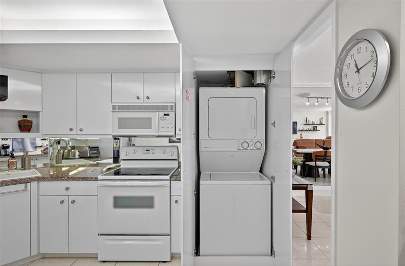 Image 25 of 59 For 2100 Ocean Ln  508