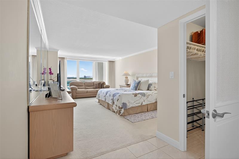 Image 28 of 59 For 2100 Ocean Ln  508