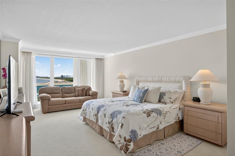 Image 30 of 59 For 2100 Ocean Ln  508