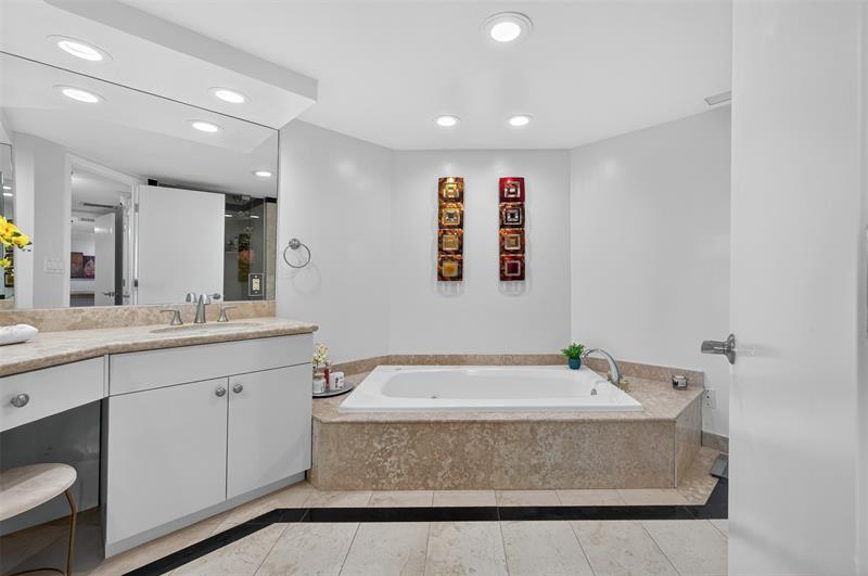 Image 35 of 59 For 2100 Ocean Ln  508