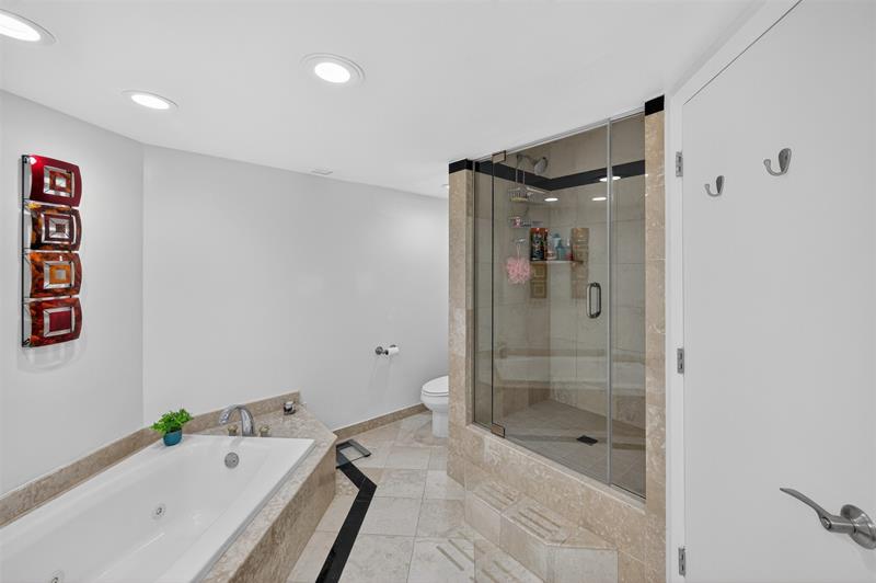 Image 36 of 59 For 2100 Ocean Ln  508