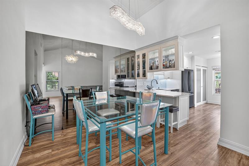 Image 14 of 77 For 2121 Ocean Blvd  603