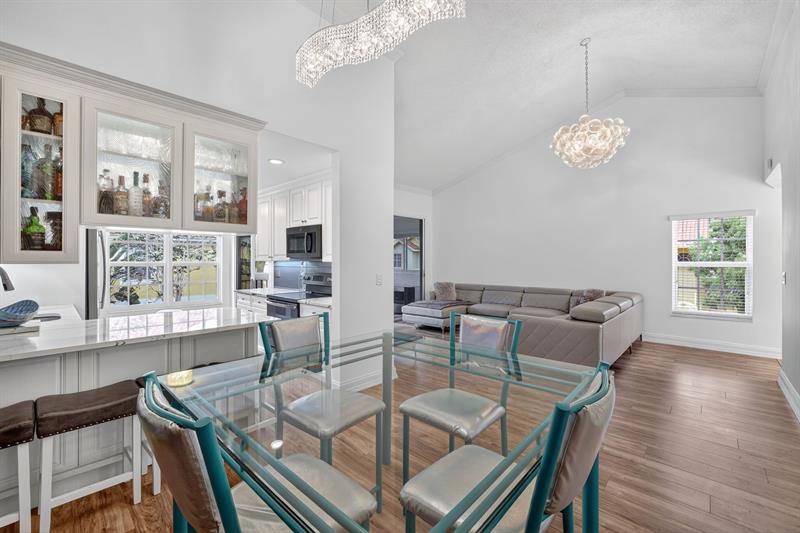 Image 16 of 77 For 2121 Ocean Blvd  603
