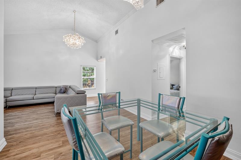 Image 17 of 77 For 2121 Ocean Blvd  603