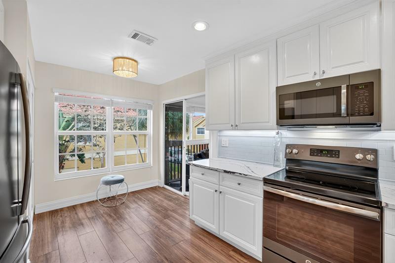 Image 22 of 77 For 2121 Ocean Blvd  603