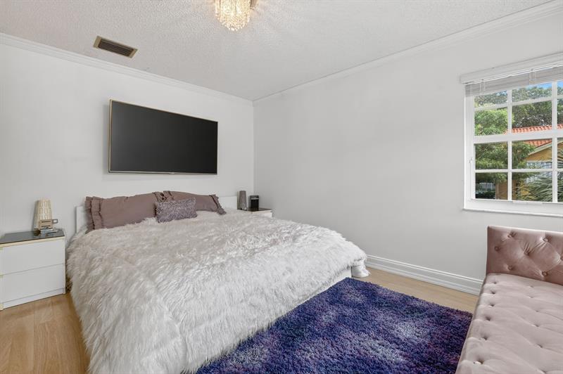Image 29 of 77 For 2121 Ocean Blvd  603