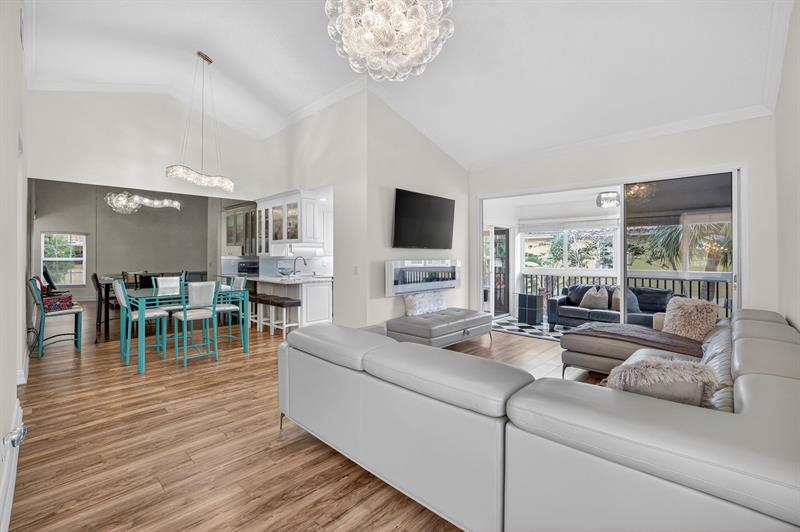 Image 3 of 77 For 2121 Ocean Blvd  603